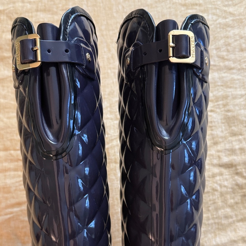Hunter Refined Gloss Quilted Tall Rain Boot adjustable back - Picture 9 of 17